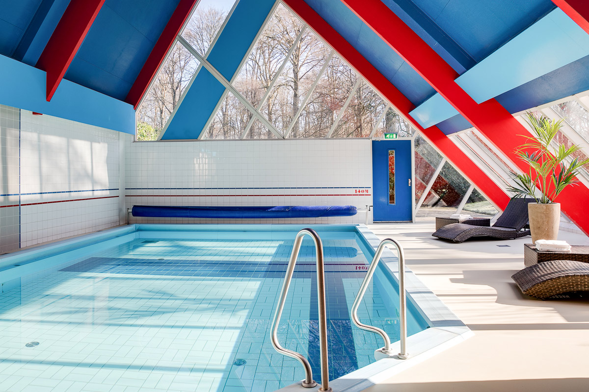 Zwembad met infrarood sauna voor een ontspannen nachtje weg in Hotel Ernst Sillem Hoeve